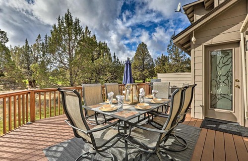 Redmond House | Idyllic Redmond Townhome with Furnished Deck!