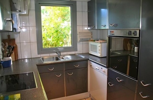 Lacanau-Ocean House | Idyllic villa with pool and lovely flowery garden - great for a relaxed holiday