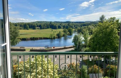 Callander Apartment | Idyllic Waterside Penthouse