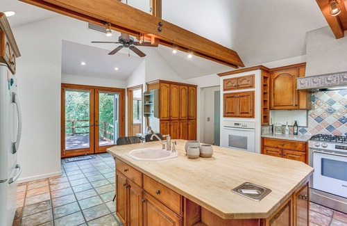 Shasta County House | Idyllic Whitmore Retreat w/On-Site Pond!