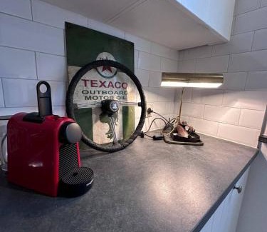 Schipperskwartier Apartment | Idyllisch 2BR app met patio