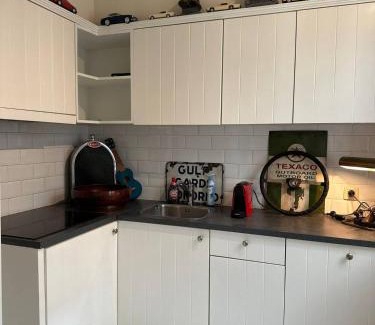 Schipperskwartier Apartment | Idyllisch 2BR app met patio