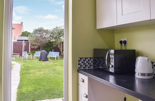 Kinmel Bay Cottage | If your looking for a seaside break, where better than this lovely, homely cottage.