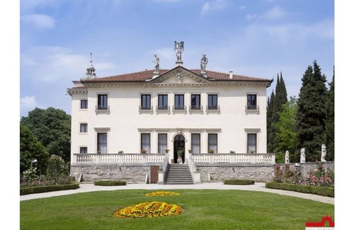 Vicenza Apartment | Ifigenia Suite - Villa Valmarana ai Nani