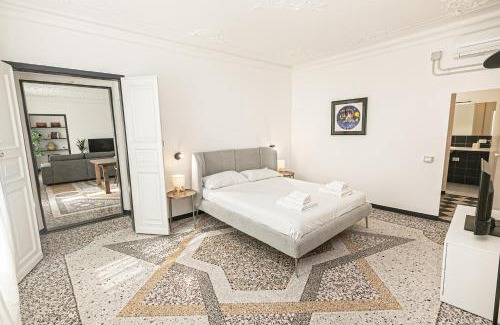 Genoa Historical Centre Apartment | iFlat Historical Luxury Apartment San Luca 11 A