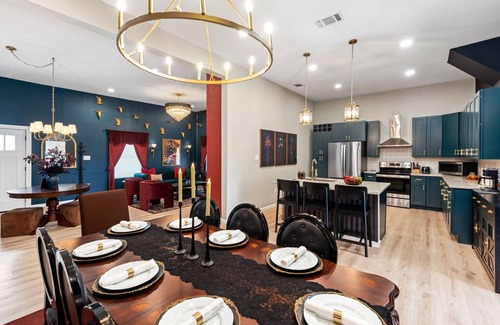 Eastside Promise Neighborhood House | IG-Worthy-Oasis: Heated Pool+Hot Tub+Fire Pit+Movie Room in Downtown.