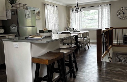 Hazelhurst House | Iggy & Al's Treehouse: Northwoods Getaway