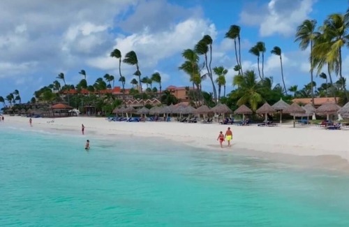 Esmeralda House | Iguana Suite Opal