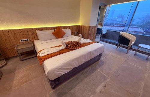 Lonavala Hotel | Ikonic Hotel - Bhushi Dam Lonavala