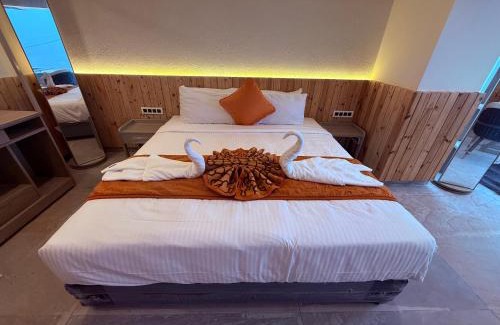 Lonavala Hotel | Ikonic Hotel - Bhushi Dam Lonavala