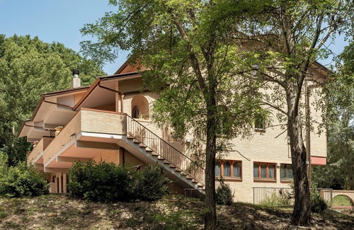 Assisi Apartment | Il Castello Apartment, sourrounded by greenery