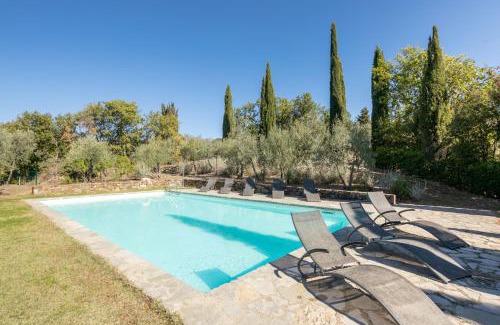 Gaiole in Chianti Villa | Il Colombaio by VacaVilla