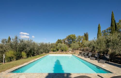 Gaiole in Chianti Villa | Il Colombaio by VacaVilla