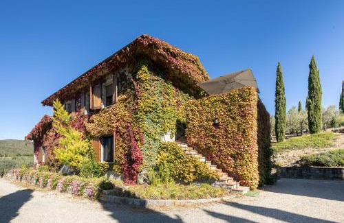 Gaiole in Chianti Villa | Il Colombaio by VacaVilla