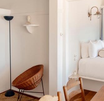 Yamba Hotel | Il Delfino Seaside Inn