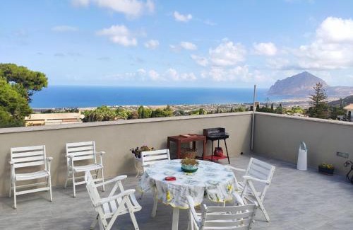 Valderice Apartment | Il Ficodindia bianco-Appartamento con terrazza