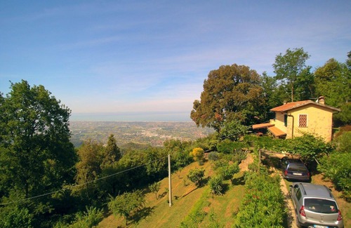 Pietrasanta House | Il Leccio - Private house, Sea view, Garden, Wifi