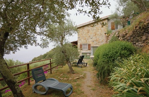 San Bernardino House | IL SOLE DI VALLETONDA, wifi, parking, BBQ, last minute