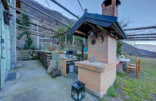 Castelveccana Villa | Il Vigneto Sul Lago Vineyard Lake View - Happy Rentals