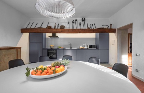 Pistoia Villa | Il Villino Del Collezionista With Pool in Pistoia