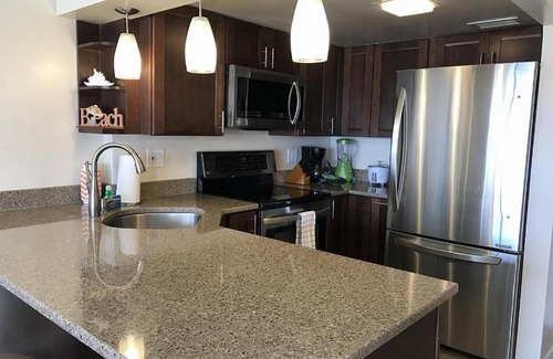Waikiki Apartment | Ilikai Tower 1532 condo