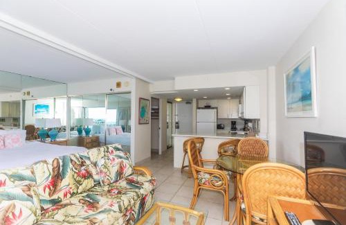 Waikiki Apartment | Ilikai Tower 931 Yacht Harbor View 1BR