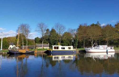 Hede Bed & Breakfast | Ille Flottante, Maison éclusière et hébergements insolites sur le canal