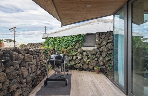 Gujwa Villa | ilsanghosa A+B : Architect’s Luxury Beach House