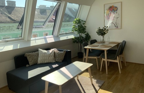 Weißgerber Apartment | Im Pyjama zum Hundertwasserhaus Hüpfen | HG25