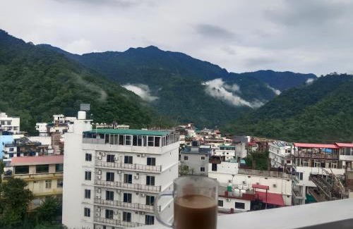 Tapovan Apartment | Ima Ganga Hotel - Aesthetic, Quite Mountain View Rooms with netflix, free airport pickup for 7 or more nights booking