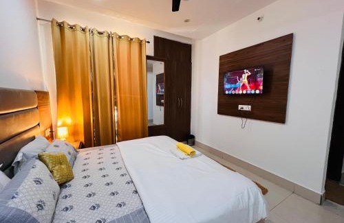Tapovan Apartment | Ima Ganga Hotel - Aesthetic, Quite Mountain View Rooms with netflix, free airport pickup for 7 or more nights booking