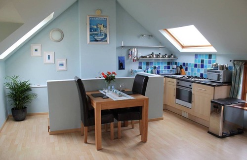 Liskeard Apartment | Immaculate 1-Bed Apartment Cornwall with hot tub