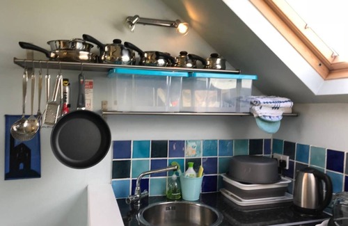 Liskeard Apartment | Immaculate 1-Bed Apartment Cornwall with hot tub