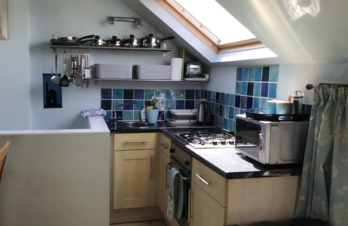 Liskeard Apartment | Immaculate 1-Bed Apartment Cornwall with hot tub