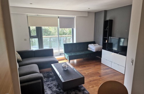 Wapping Apartment | Immaculate 1-bed Apartment in London