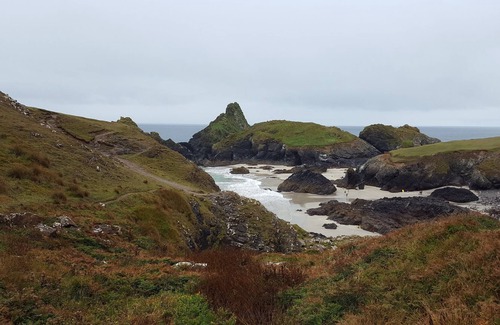 Kuggar Apartment | Immaculate 2 Bed Apartment on The Lizard Cornwall