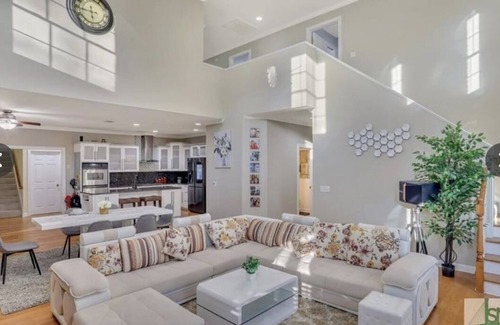Talahi Island House | Immaculate 3850 sqft SAVANNAH home for entire family and friends to enjoy