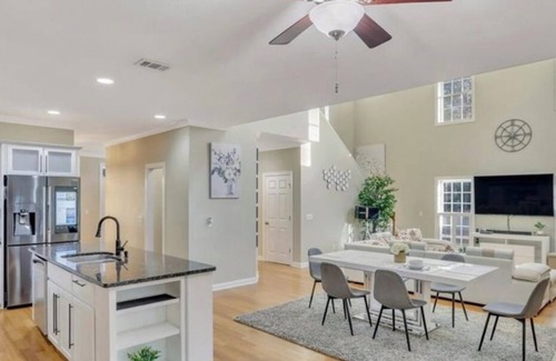 Talahi Island House | Immaculate 3850 sqft SAVANNAH home for entire family and friends to enjoy