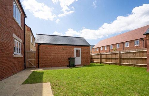 Bicester House | Immaculate 4-bed House 5mins Walk to Village Shop