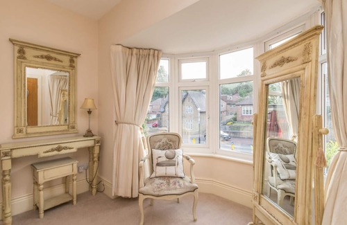 Gosforth House | Immaculate Newcastle home, close to city centre 5 mins by cab, good location.