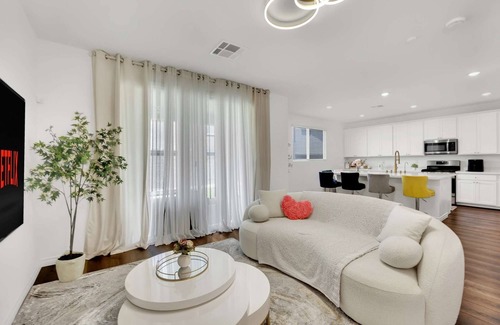 Enterprise House | Immaculate & Modern just 18 Minutes to Vegas Strip
