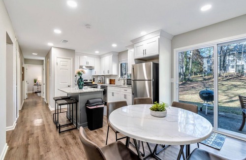 Rex House | Immaculate Pro Decor ComfyATH - Rex - 3BR - Pet Friendly - Fenced (wfield)& Fenced (wfield)