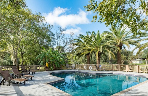Dickinson House | Immaculate waterfront retreat on 4 acres with private pool & dock