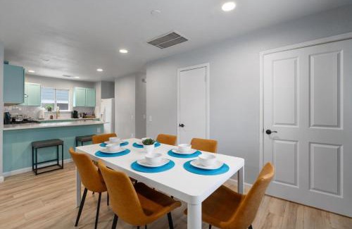 St. Johns House | Immediate Access to Highway 35 - Remodeled Haven