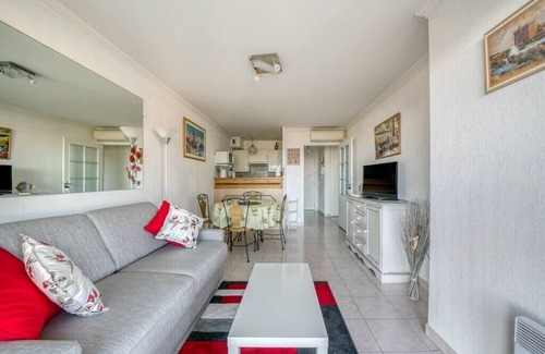 Cannes City Centre Apartment | Immogroom - Sea view - Swimming Pool - Terrace
