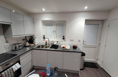 Haversham House | Impeccable 2-bed House in Milton Keynes