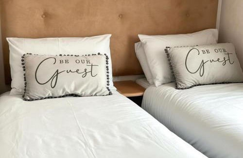 Wesham House | Impeccable 2-Bed Lodge in Preston hot hub