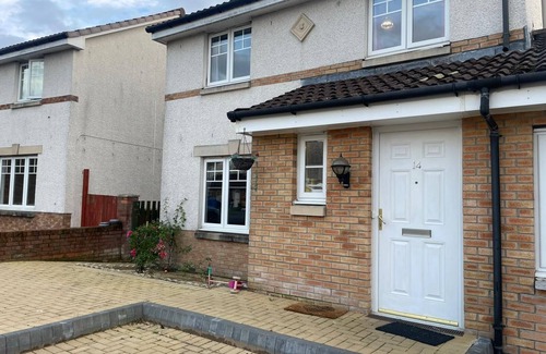 Glasgow House | Impeccable 4 bedroom hiuse inn Glasgow