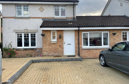 Glasgow House | Impeccable 4 bedroom hiuse inn Glasgow