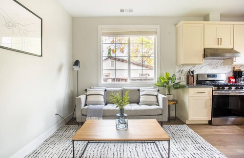 San Jose House | Impeccable San Jose 1BR, close to Museums & Freeways, by Blueground